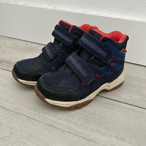 L.L. Bean Kids Trail Model Hikers, lace free. Size 4